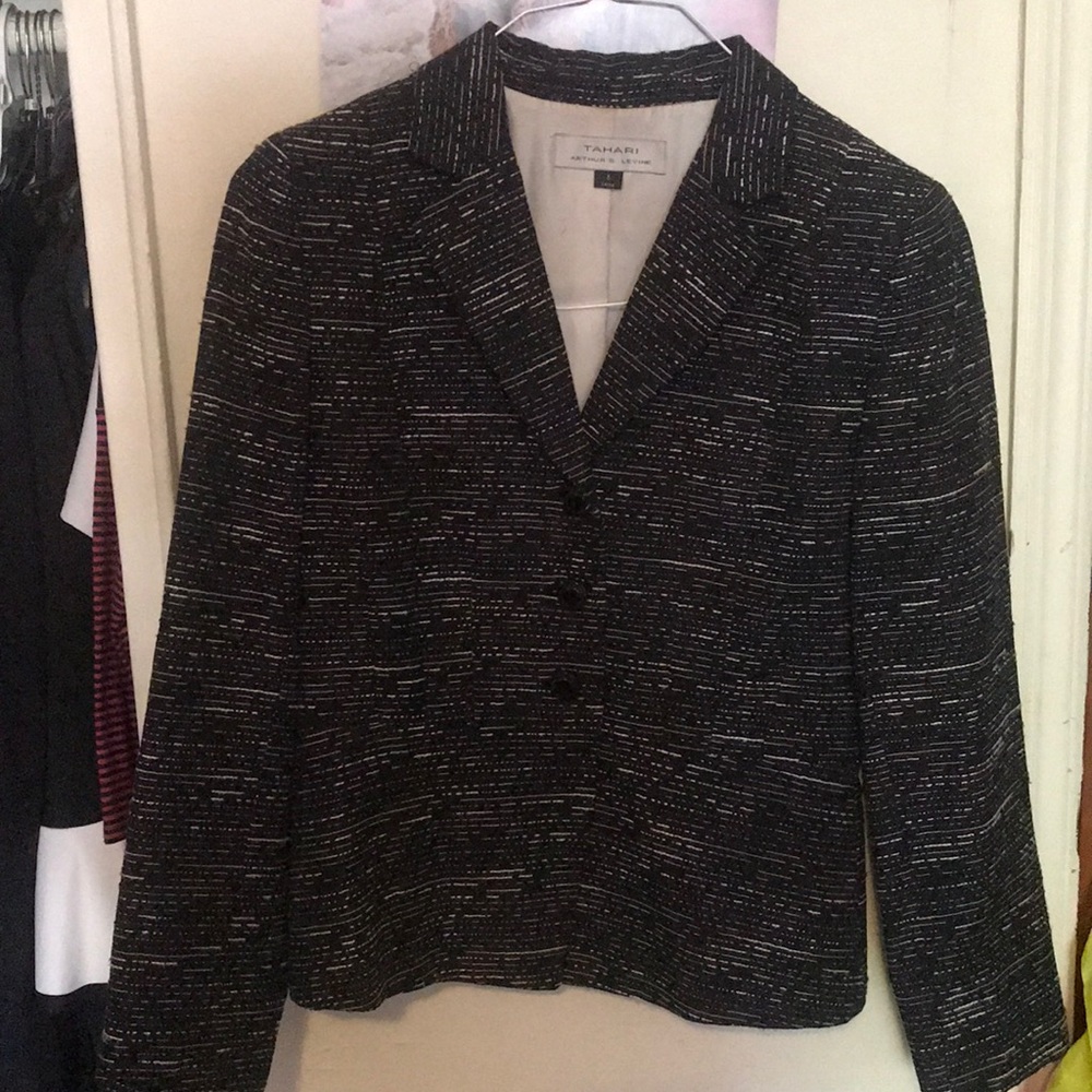 Tahari blazer